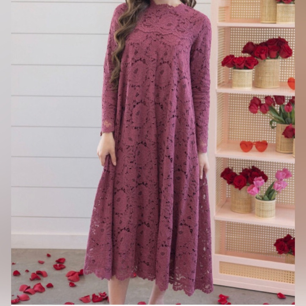 Dainty Jewell’s Ebony Elegance dress